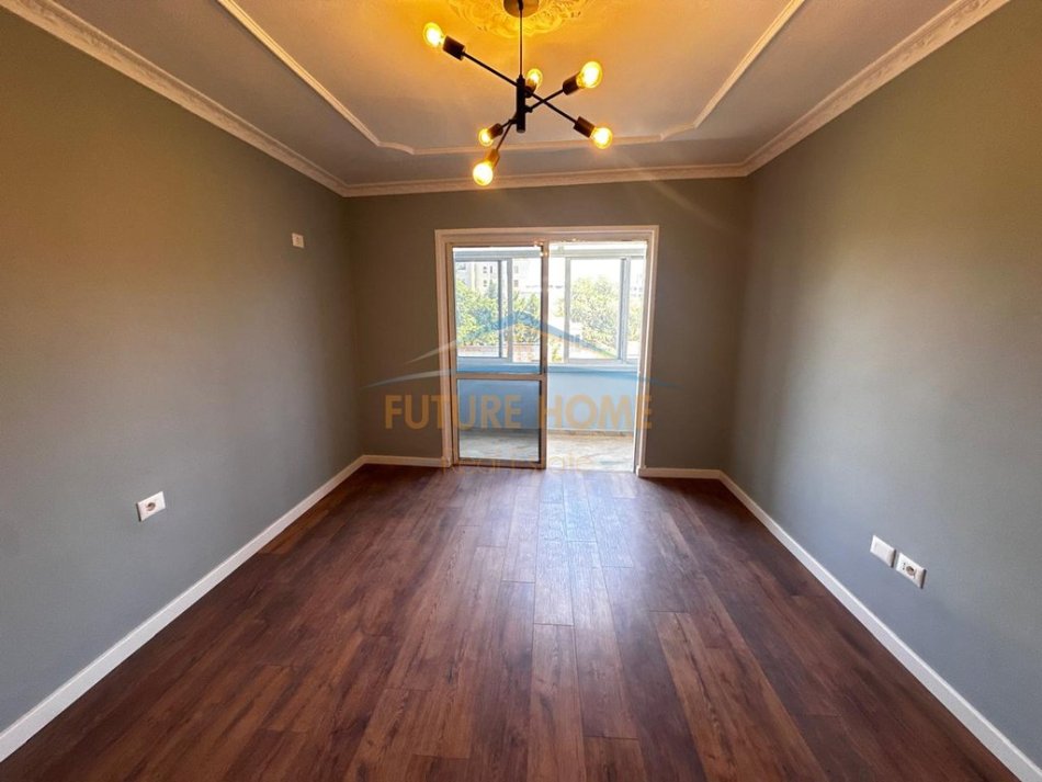 Tirane, shitet apartament 1+1+Ballkon Kati 5, 56 m² 127.000 € (Rruga e Elbasanit)