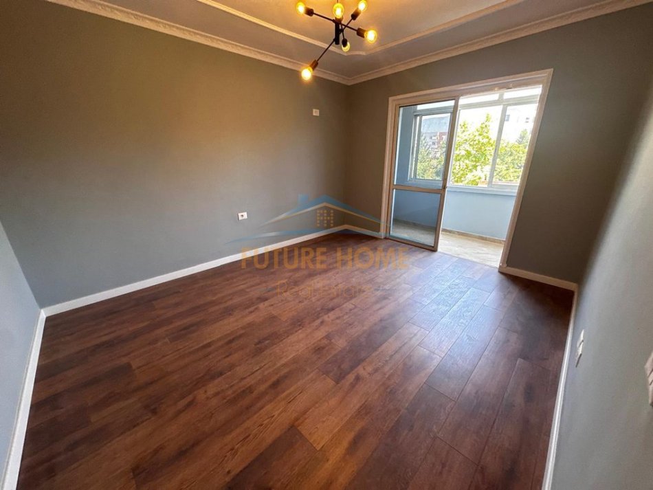 Tirane, shitet apartament 1+1+Ballkon Kati 5, 56 m² 127.000 € (Rruga e Elbasanit)