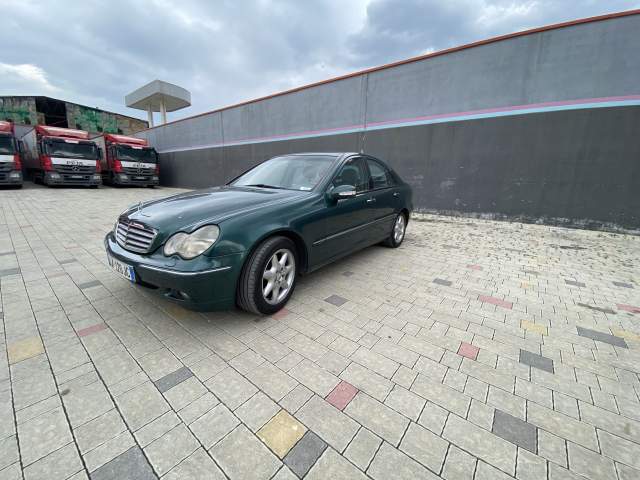 Tirane, shes makine Mercedes-Benz C klas Viti 2001, 3.500 Euro