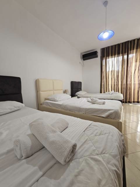 Tirane, jepet me qera apartament 2+1+BLK Kati 4, 110 m² 750 Euro (KRYQEZIMI I 9 KATSHEVE MULLIRI I VJETER)