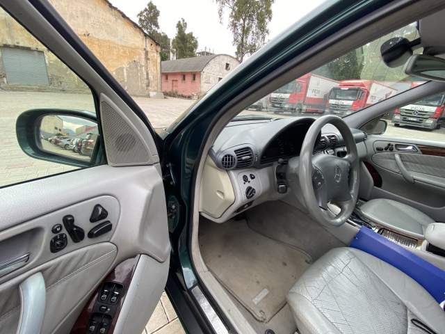 Tirane, shes makine Mercedes-Benz C klas Viti 2001, 3.500 Euro