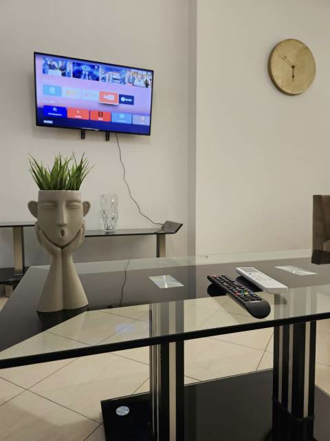 Tirane, jepet me qera apartament 2+1+BLK Kati 4, 110 m² 750 Euro (KRYQEZIMI I 9 KATSHEVE MULLIRI I VJETER)