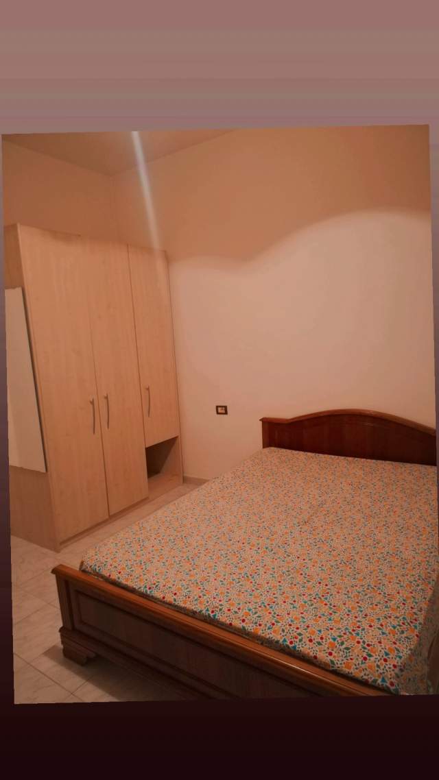 Tirane, jepet me qera shtepi 1+1 Kati 1, 50 m² 220 Leke (Rruga Besa)