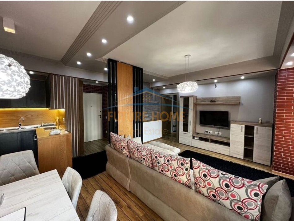Tirane, shitet apartament 1+1+Ballkon Kati 8, 95 m² 295.000 € (Rruga myslym shyri)