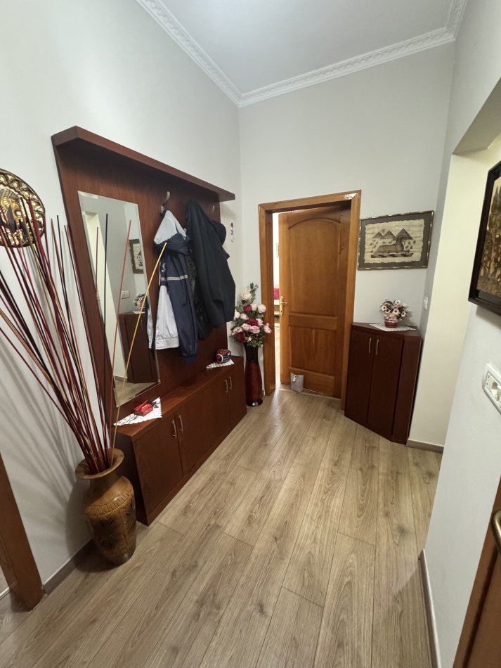 Tirane, jepet me qera apartament 2+1+Ballkon Kati 5, 75 m² 550 € (Rr. Foto Janku pas ish hipotekes, Don Bosko)