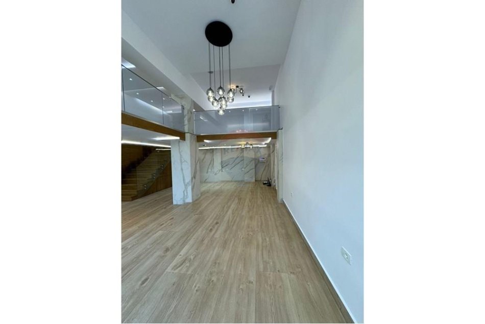 Tirane, jepet me qera ambjent biznesi Kati 0, 80 m² 1.000 € (QIRA AMBJENT BIZNESI 80M2 KOMUNA E PARISIT)