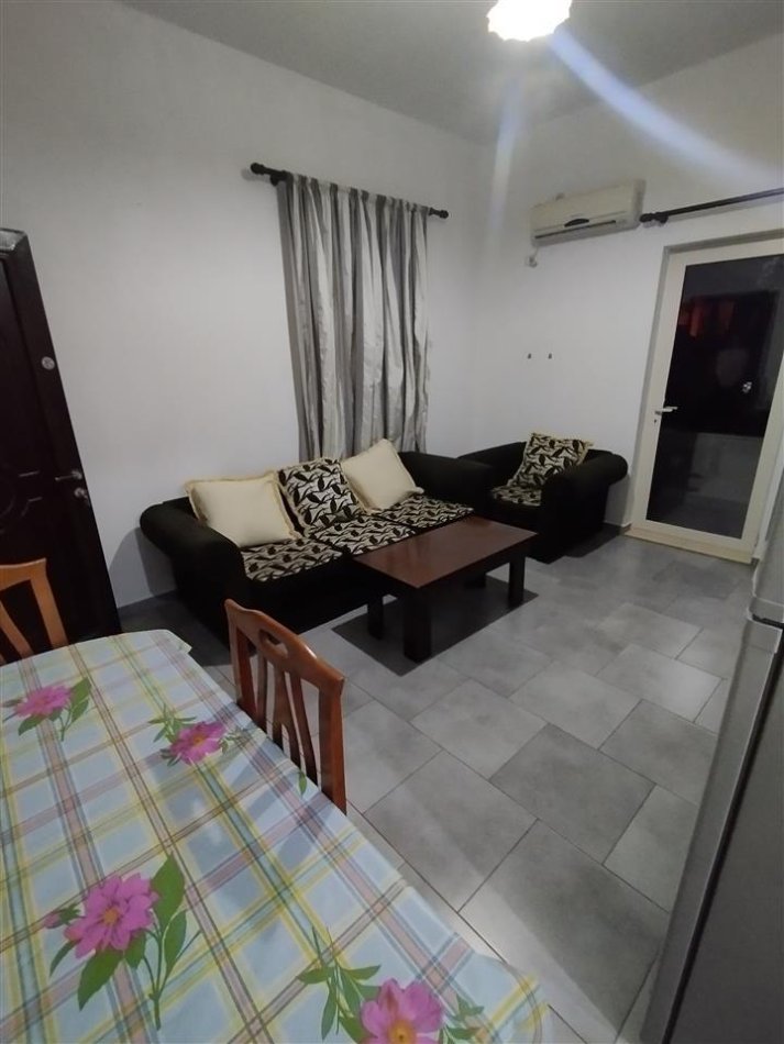 Tirane, jepet me qera shtepi 2+1+Ballkon Kati 3, 75 m² 330 € (Kodra e Priftit)