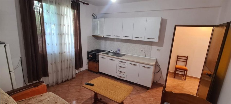 Tirane, jepet me qera shtepi 1+1 Kati 1, 70 m² 300 € (Allias , Rruga Zija Kambo)