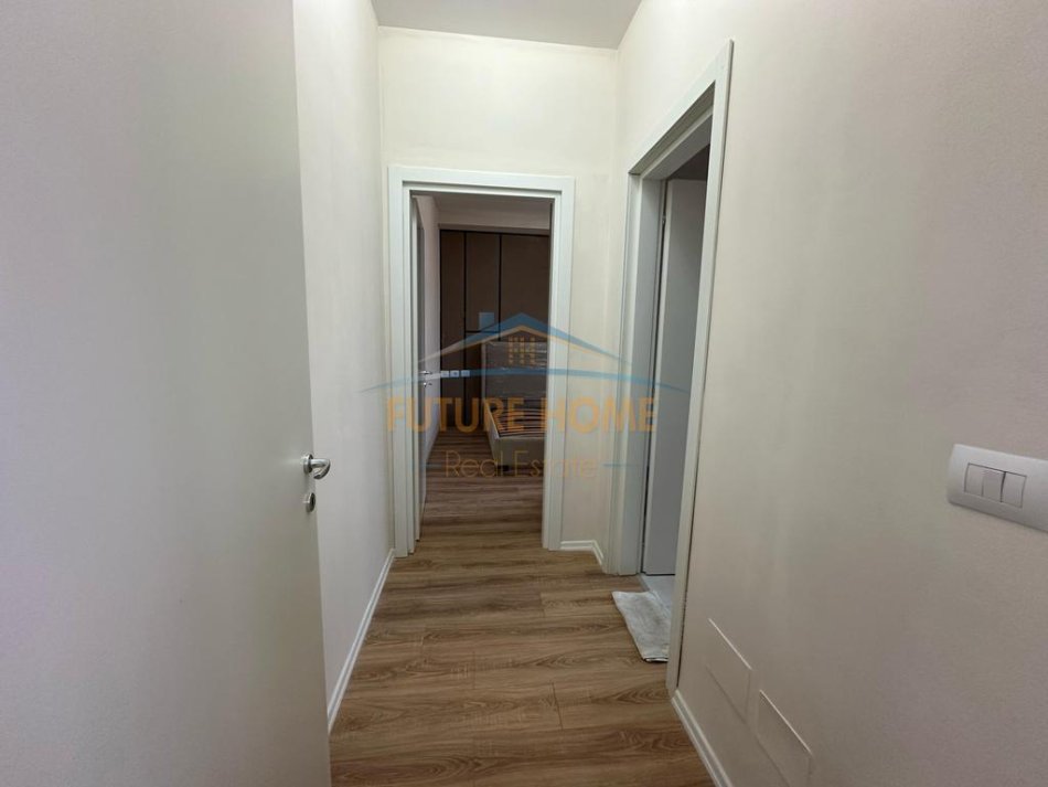 Tirane, shitet apartament 1+1+Ballkon Kati 14, 77 m² 200.000 € 
