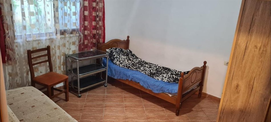 Tirane, jepet me qera shtepi 1+1 Kati 1, 70 m² 300 € (Allias , Rruga Zija Kambo)