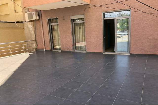 Durres, jepet me qera apartament 2+1+A+BLK Kati 2, 120 m² 450 Euro (Pavaresia)