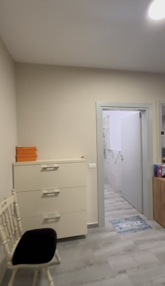 Tirane, jepet me qera shtepi 2+1 Kati 3, 90 m² 450 € (Astir prane Bar Sorriso)