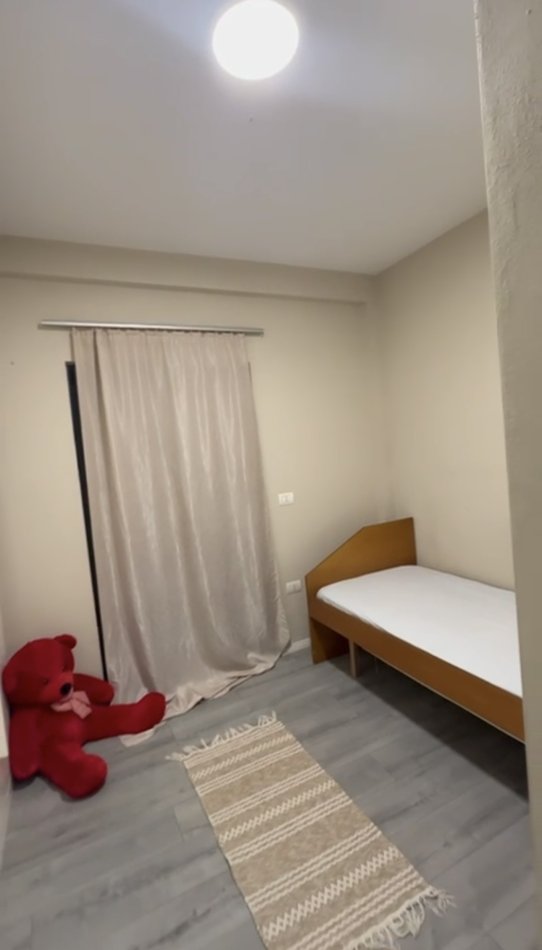 Tirane, jepet me qera shtepi 2+1 Kati 3, 90 m² 450 € (Astir prane Bar Sorriso)