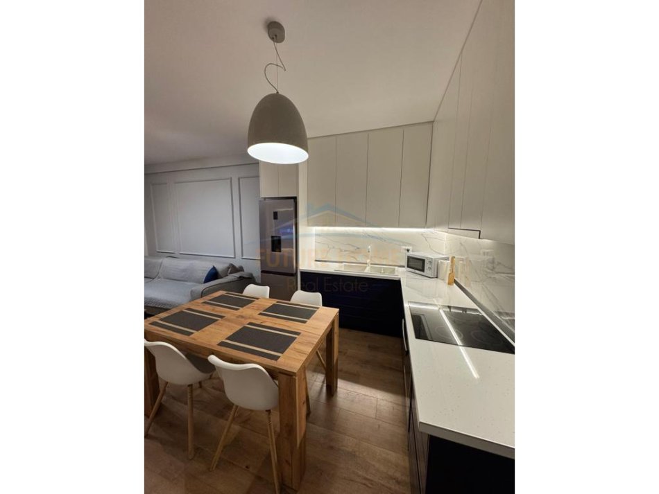 Tirane, shitet apartament 2+1+Ballkon Kati 6, 97 m² 260.000 € 