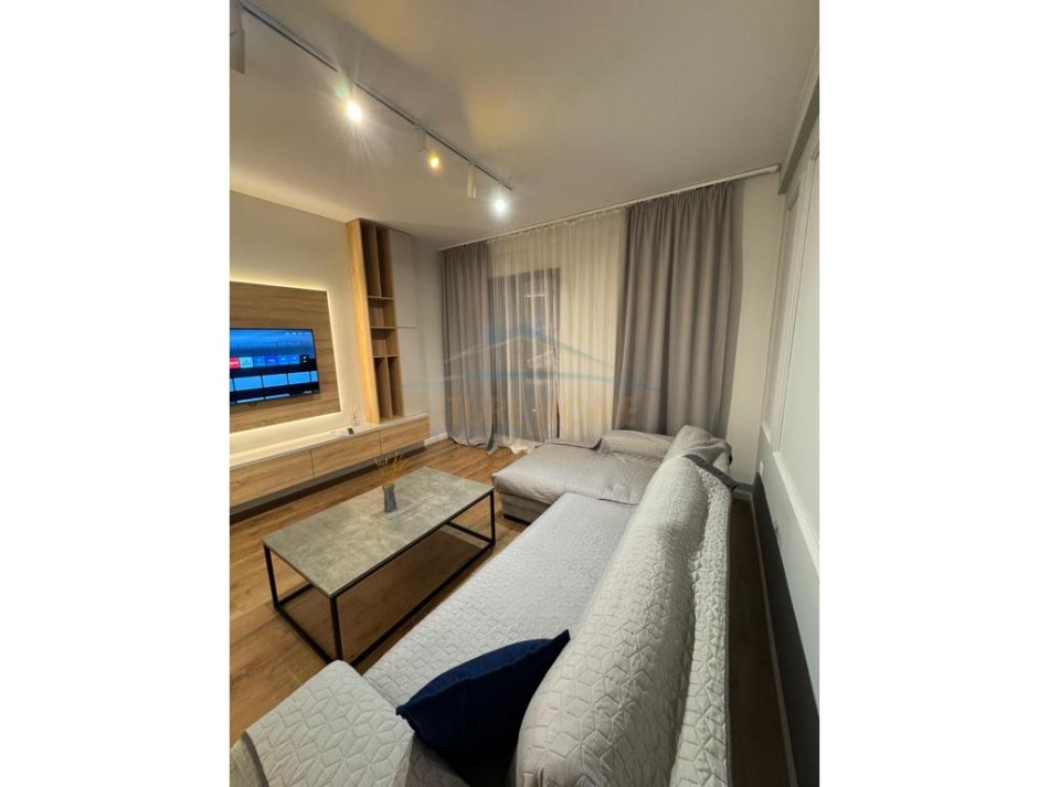 Tirane, shitet apartament 2+1+Ballkon Kati 6, 97 m² 260.000 € 