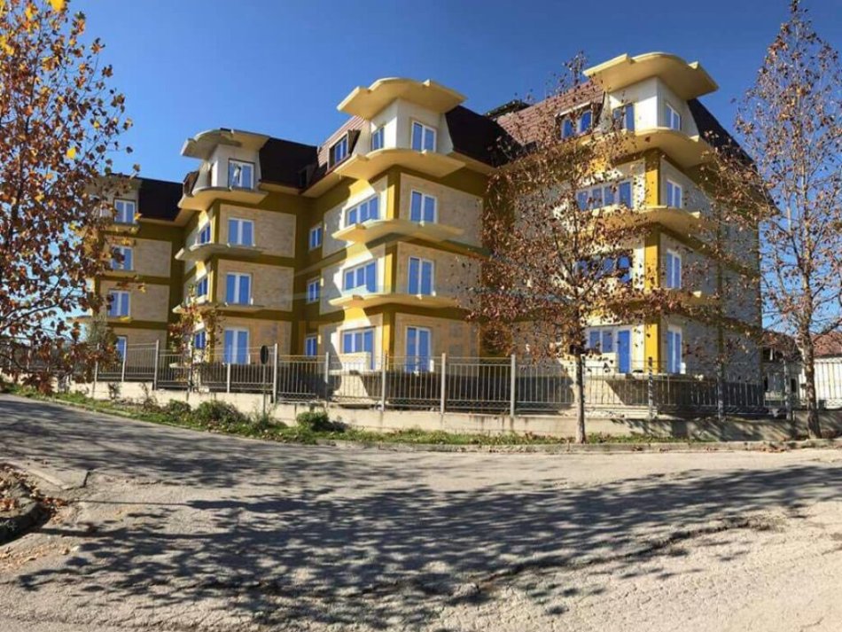 Tirane, shitet apartament 3+1+Ballkon Kati 1, 145 m² 232.500 € (Rruga panorama e Liqenit)