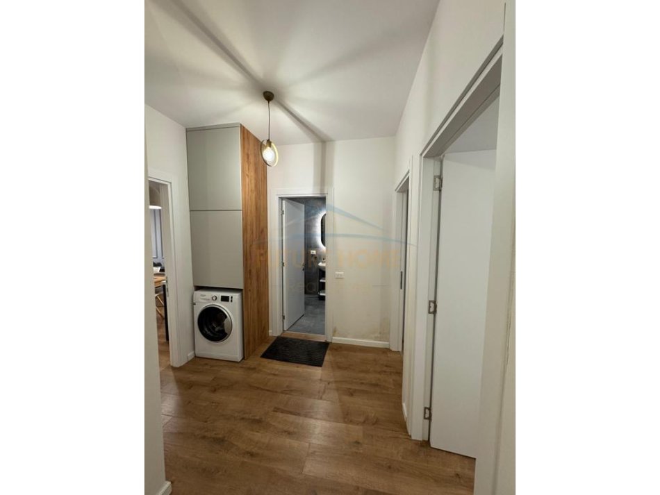 Tirane, shitet apartament 2+1+Ballkon Kati 6, 97 m² 260.000 € 