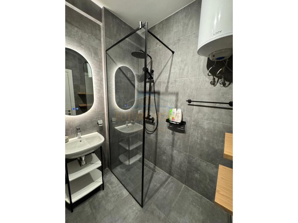 Tirane, shitet apartament 2+1+Ballkon Kati 6, 97 m² 260.000 € 