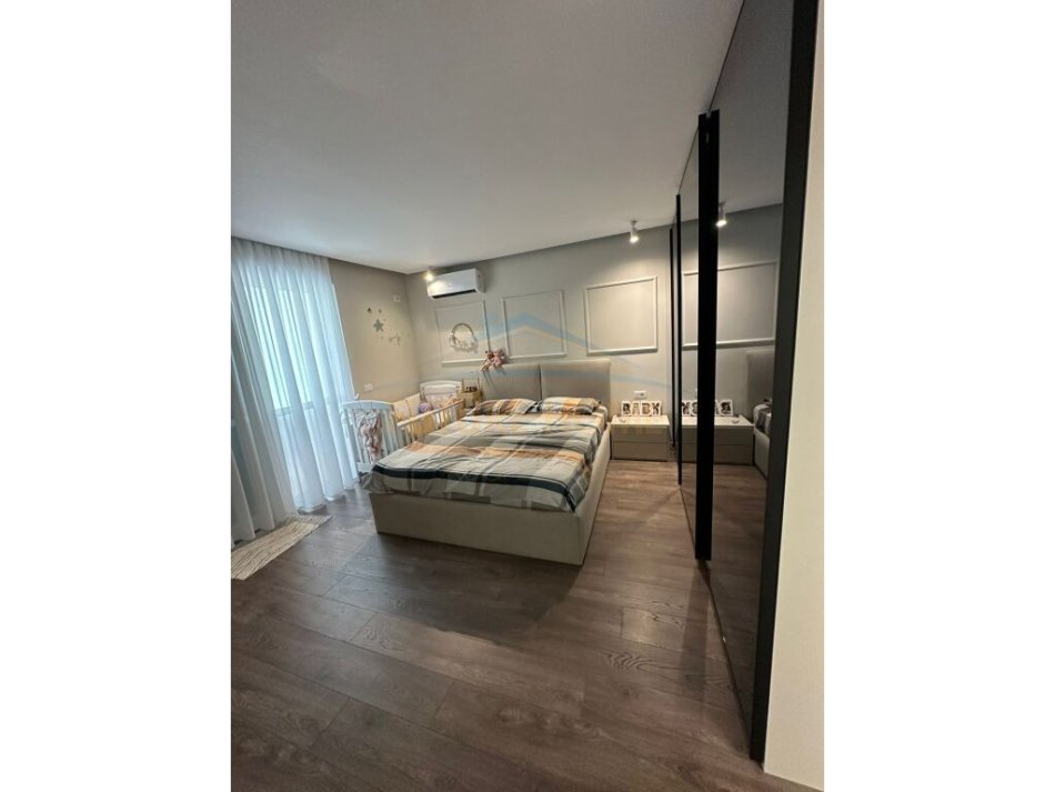 Tirane, shitet apartament 2+1+Ballkon Kati 2, 90 m² 179.000 € 