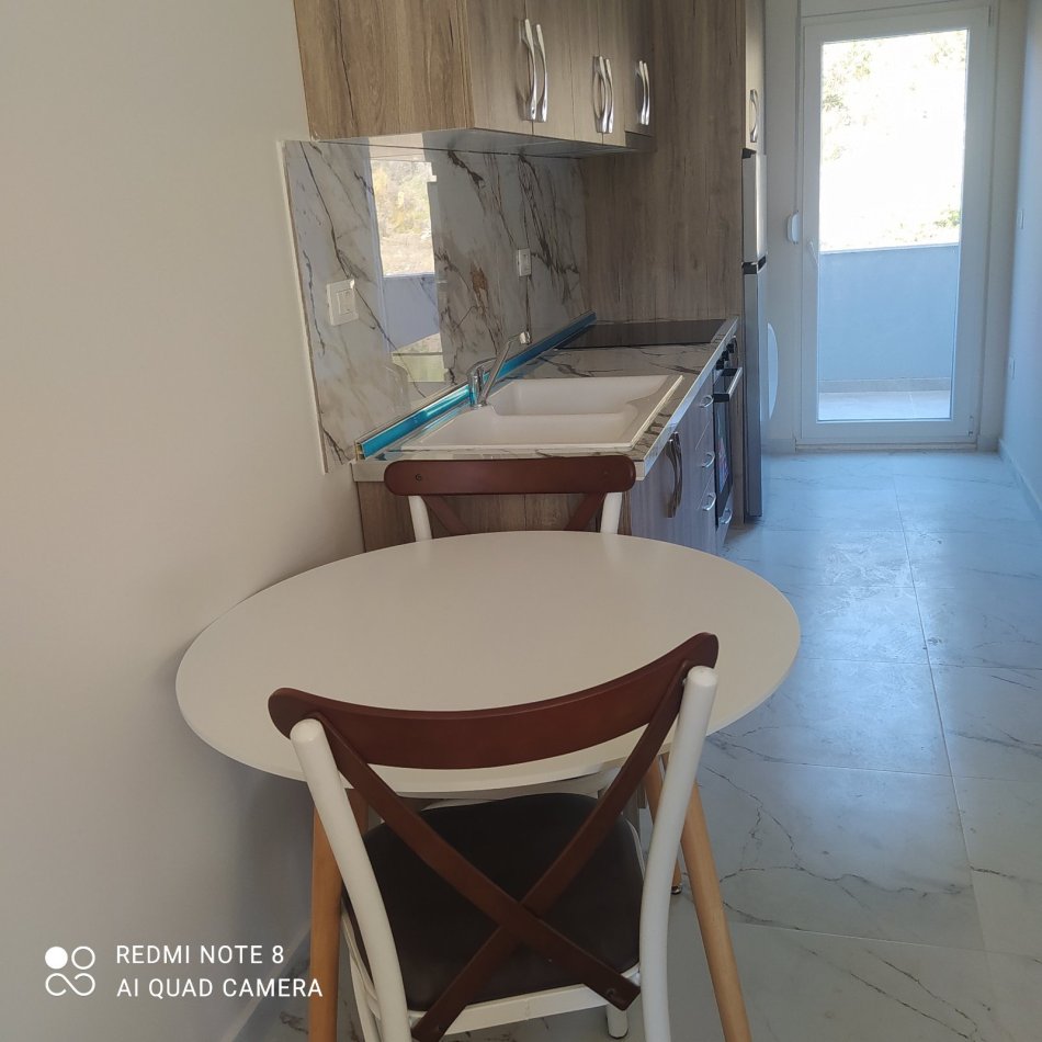 Tirane, jepet me qera 1+1 Kati 2, 55 m² 350 € (News 24)