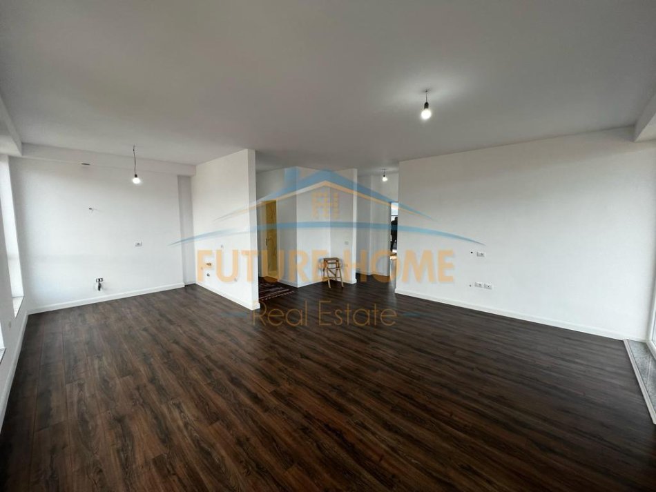 Tirane, shitet apartament 2+1+Ballkon Kati 5, 116 m² 250.000 €