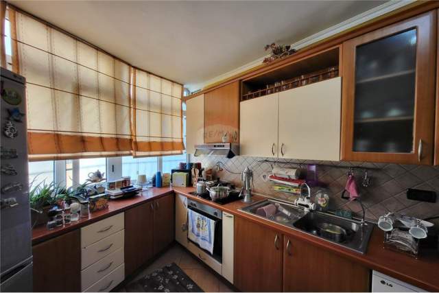 Tirane, shitet apartament 2+1 Kati 8, 84 m² 145.000 Euro (Konuna e Parisit)