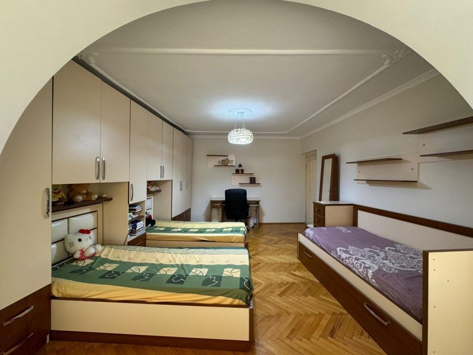 Tirane, jepet me qera apartament 2+1 Kati 5, 85 m² 700 € (Fast Food Capitol ,Sheshi Skenderbej)