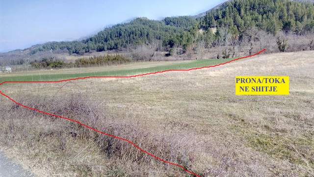 Tirane,Shitet Toke,zonë prferuar afër Tiranës, Sip 7'700m², Cmimi 35 euro/m², në luginën e Zaranikes me kalim nga Petrela, e nga Stërmasii/Vishnje.