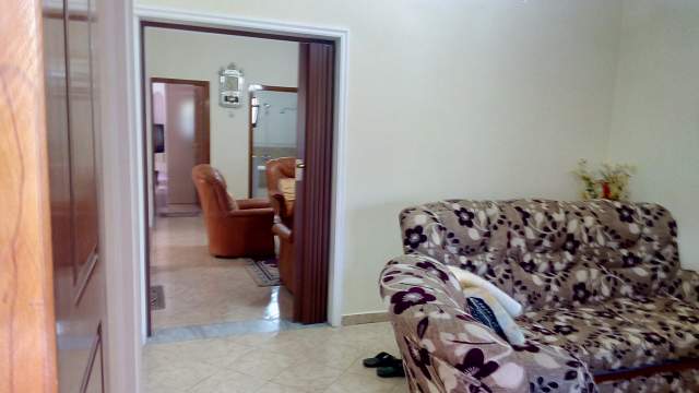 Tirane, Apart/Komplet Kati1 në Vilë / Ndërtes 4-Kat, 160m², kompletuar me objekte reja, Qera 600euro/muaj Rr.Haki Shehu, mbi Fak Ekonomik rreth 150m m
