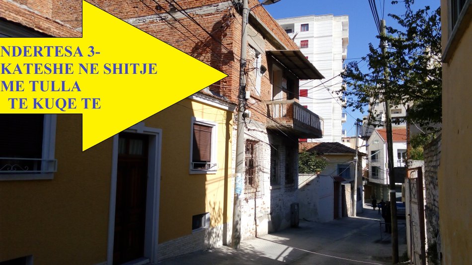 Durres, Shitet Okazion! Ndërtes/Shtëpi 3-Katëshe+bodrum, Sip.njollës ndërtesës 131m², sip e ndërtuar 450m²,Cmimi 150'000 euro, në rrugën Sefer Efendiu, 250m nga qendra/Bashkia e Durrsit.