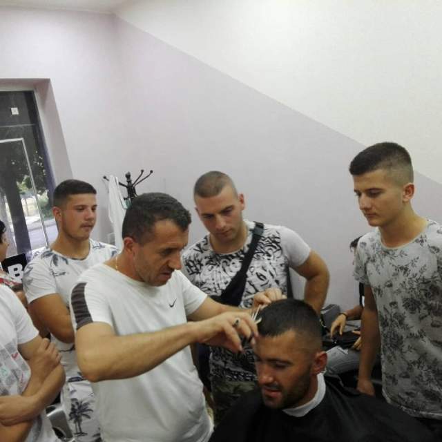 KURSE  PER  BERBER  TIRANE:  BARBERSCHOOL Samo, ZHVILLON KURSE PER  BERBER,  DHE TRAJNIME  PRAKTIKE  3  MUJORE  PER BERBER