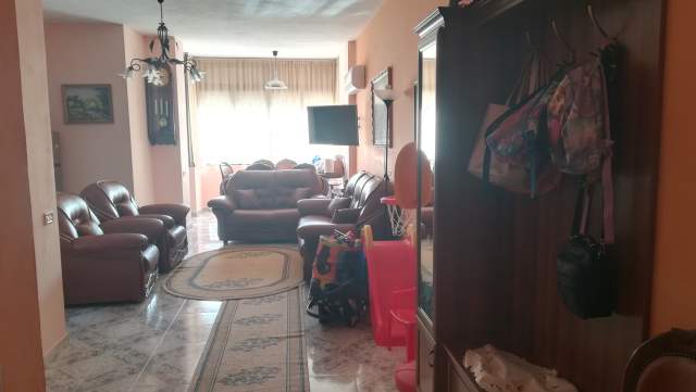 Tirane 240m2 Qender, Shiten 2 apartamenteAP1,3+1+2WC+BLK Kati 3, 118 m² AP2,1+1+blk,sip 86+garazhd 35m2 CMIMI 650.000 Euro(QENDER,prapa Min,se Drejtes