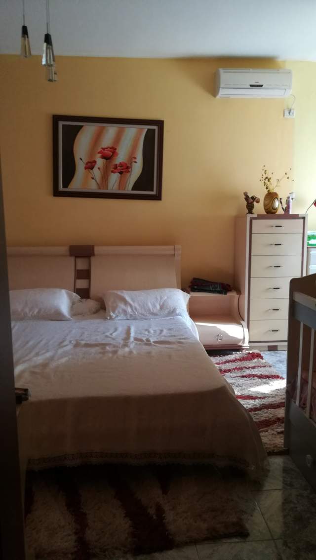 Tirane 240m2 Qender, Shiten 2 apartamenteAP1,3+1+2WC+BLK Kati 3, 118 m² AP2,1+1+blk,sip 86+garazhd 35m2 CMIMI 650.000 Euro(QENDER,prapa Min,se Drejtes