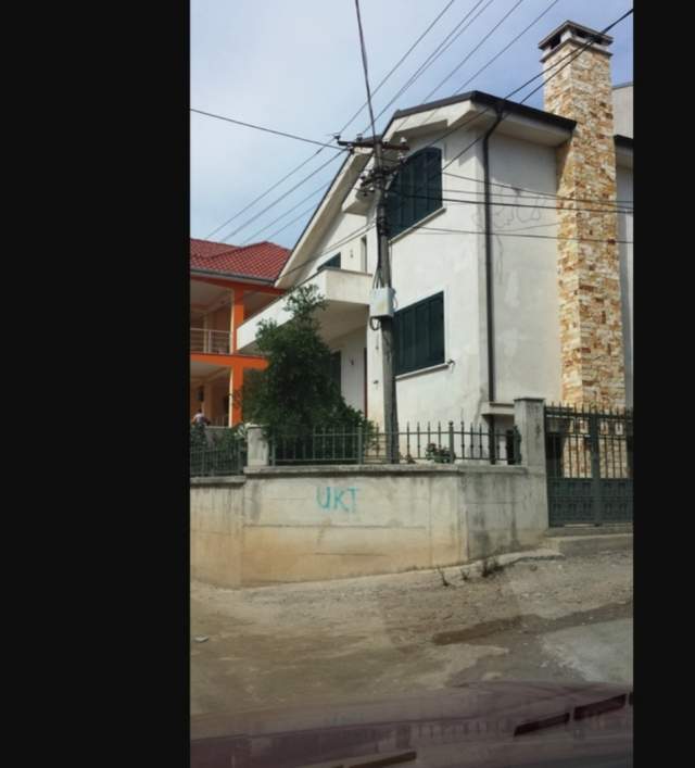 Tirane, jap me qera Vile 2 Katshe Kati 2, 240 m² 1000 Euro (Shkolla Policise,Sauk)