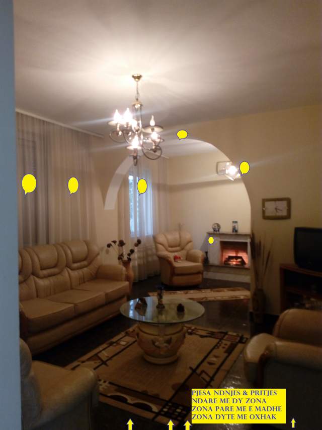 Elbasan,Me Qera Vilë/Shtëpi, 500m² oborr-agrume, ideale për kopësht-çerdhe fëmijësh, shkolle/kurse gjuhësh, zyra kompanie, studio arkitekt-projektim, estetik-parukeri, klinik etj,  500m larg qendrës elbasanit dhe 250m nga Posta dhe Unaza/Stacioni Trenit, Elbasan.