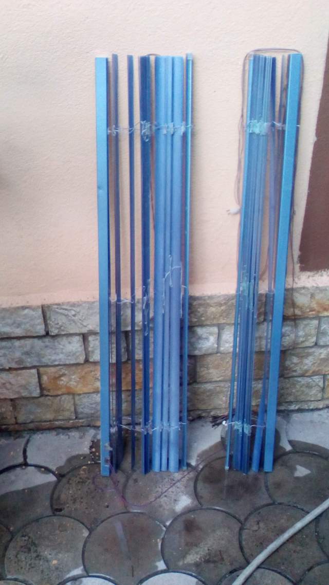 Tirane, shes 2 grila boje qielli per dritare 5.000 Leke