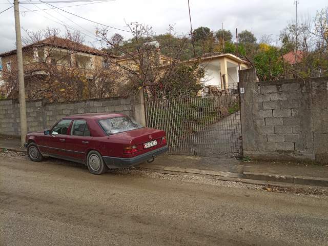 Tirane,Yzberisht,  shes shtepi private, 90 m2, truall 400 m2,  80.000 euro.