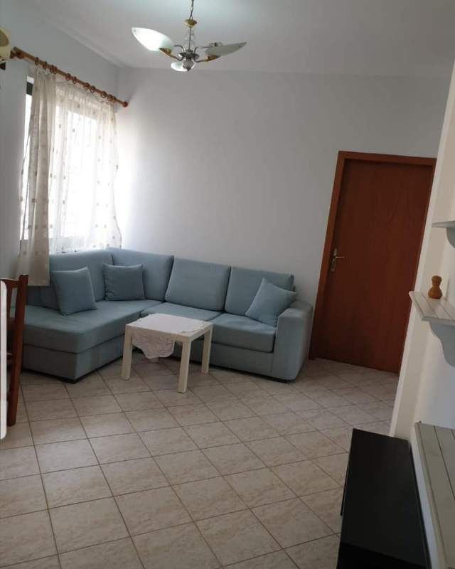 Tirane, shes apartament 2+1 Kati 4, 90 m2 1100 Euro/m2