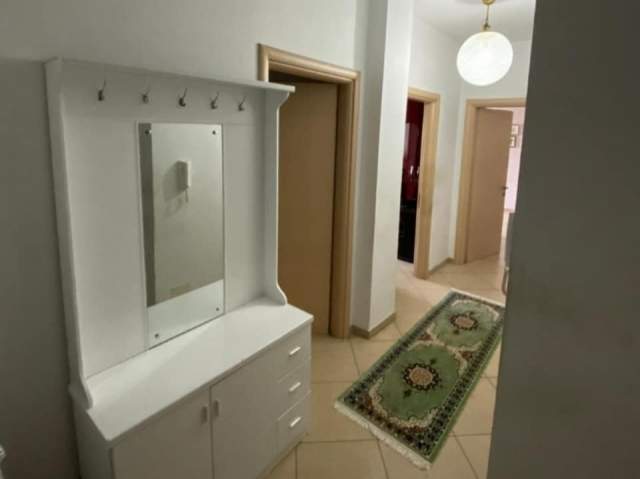 Tirane, Apartament 2+1 per shitje Unaza e re prane Kompleksit Arlis, 850€/m2