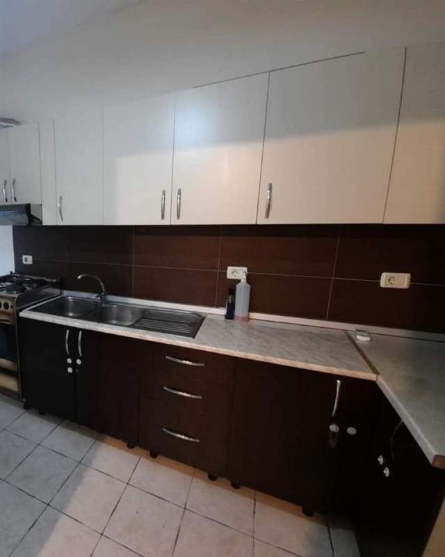 Tirane, shitet apartament 2+1 kati 1 banim, 165 m² 95.000 Euro (Komuna e Parisit)