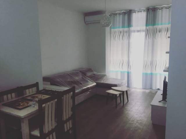 Tirane, jap me qera apartament 2+1 Kati 5, 650 Euro - Kika II, Komuna e Parisit