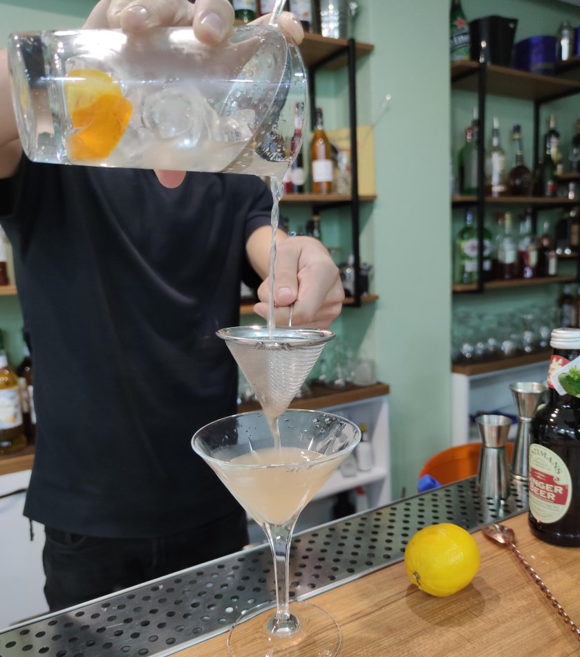 Tirane, ofrojme Kurse te Personalizuara Barman ( Barist ) Kokteile , Kafeteri si dhe Kamarier