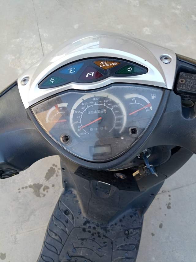 Durres, shes Scooter Honda Sh Viti 2007, 1.100 Euro