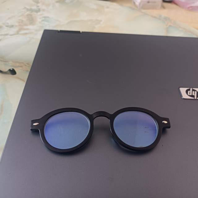 Tirane, shes Xham syze optike +2 50 Euro