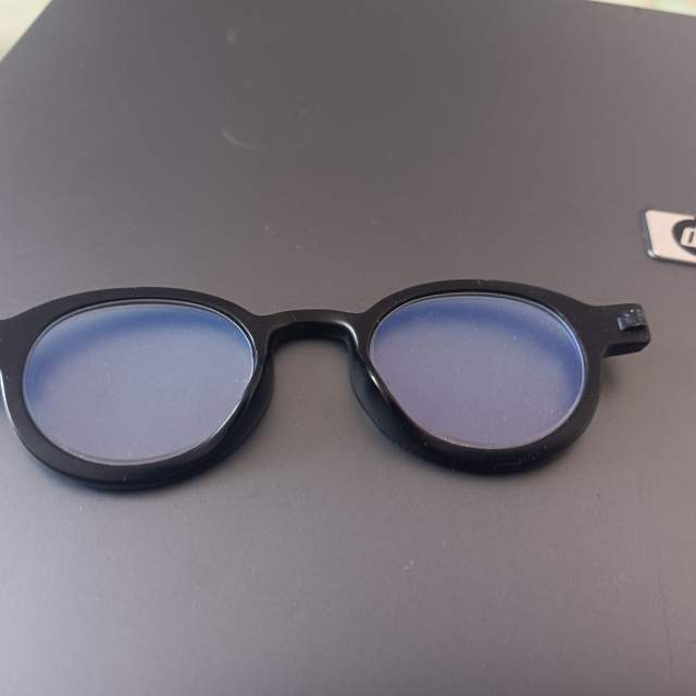 Tirane, shes Xham syze optike +2 50 Euro
