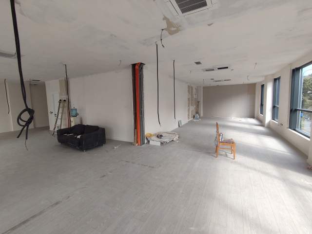 Tirane, jepet me qera zyre Kati 1, 440 m² 5000 Euro (Hoxha Tahsim)