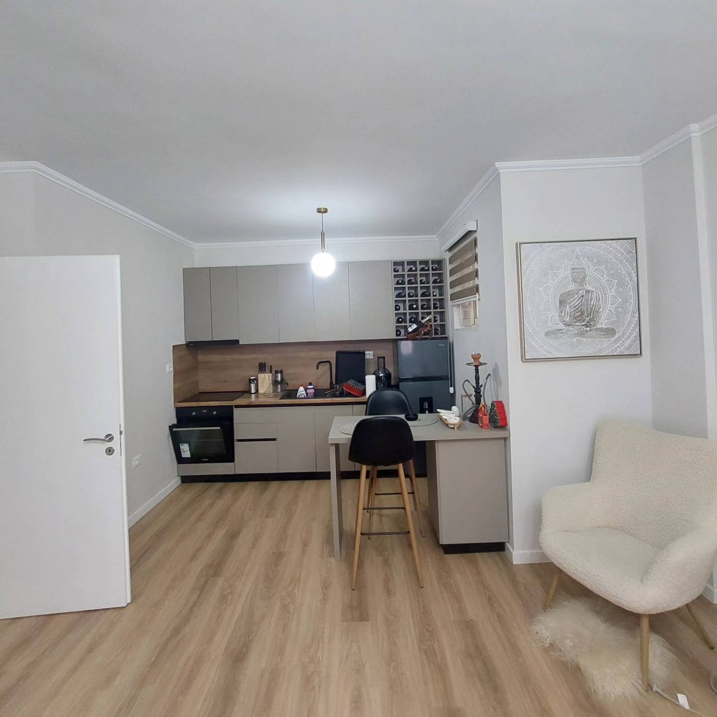 Jepet me qera apartament 2+1+2, Fresku