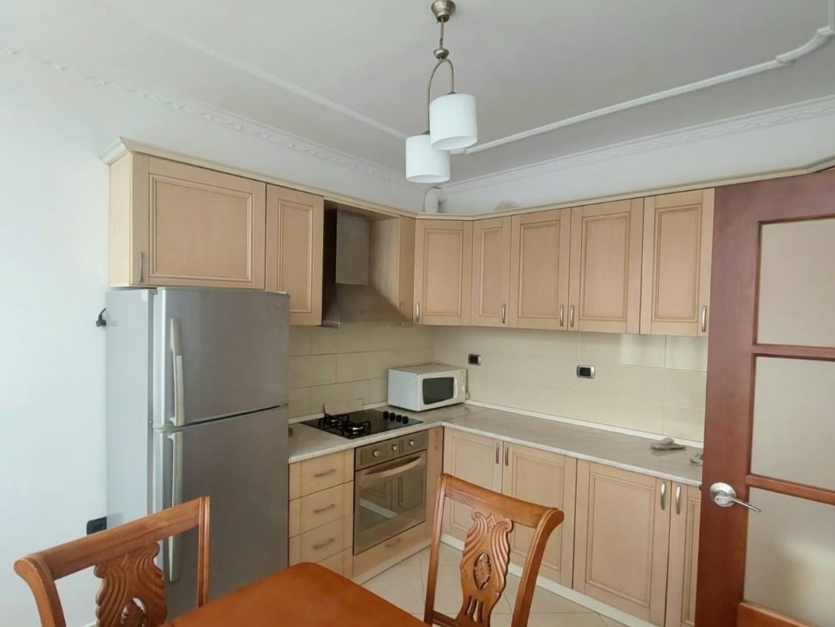 Jepet me qera apartament 1+1 Medrese