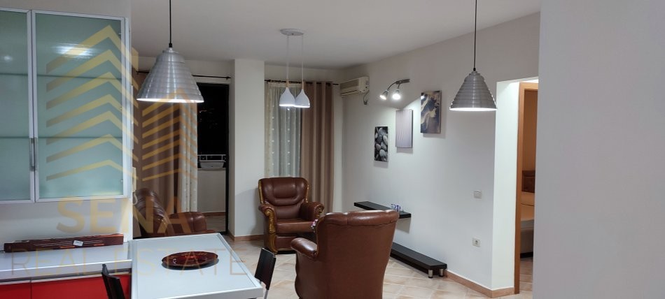 Tirane, jepet me qera apartament 1+1+Ballkon , 68 m² 470 € (Rruga e Elbasanit)