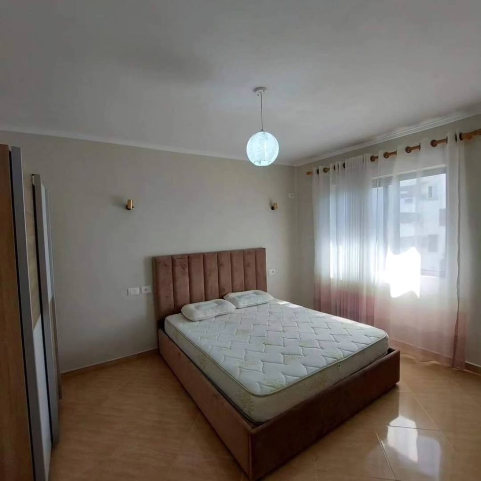 Tirane, jepet me qera apartament 1+1 Kati 4, 53 m² 400 € (Materniteti i ri)